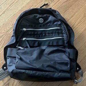 LULULEMON WOMENS BLACK BACKPACK NWOT